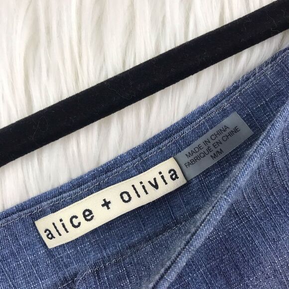 Alice +‎ Olivia chambray off shoulder blouse - Picture 4 of 8